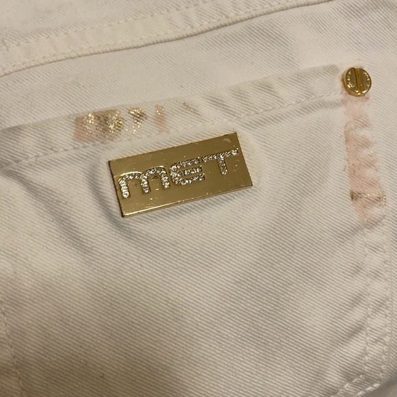 NWOT- MET Italian Brand White Distressed Skinny Jeans w/ Gold & Skull Rivets, 25 - Picture 8 of 8